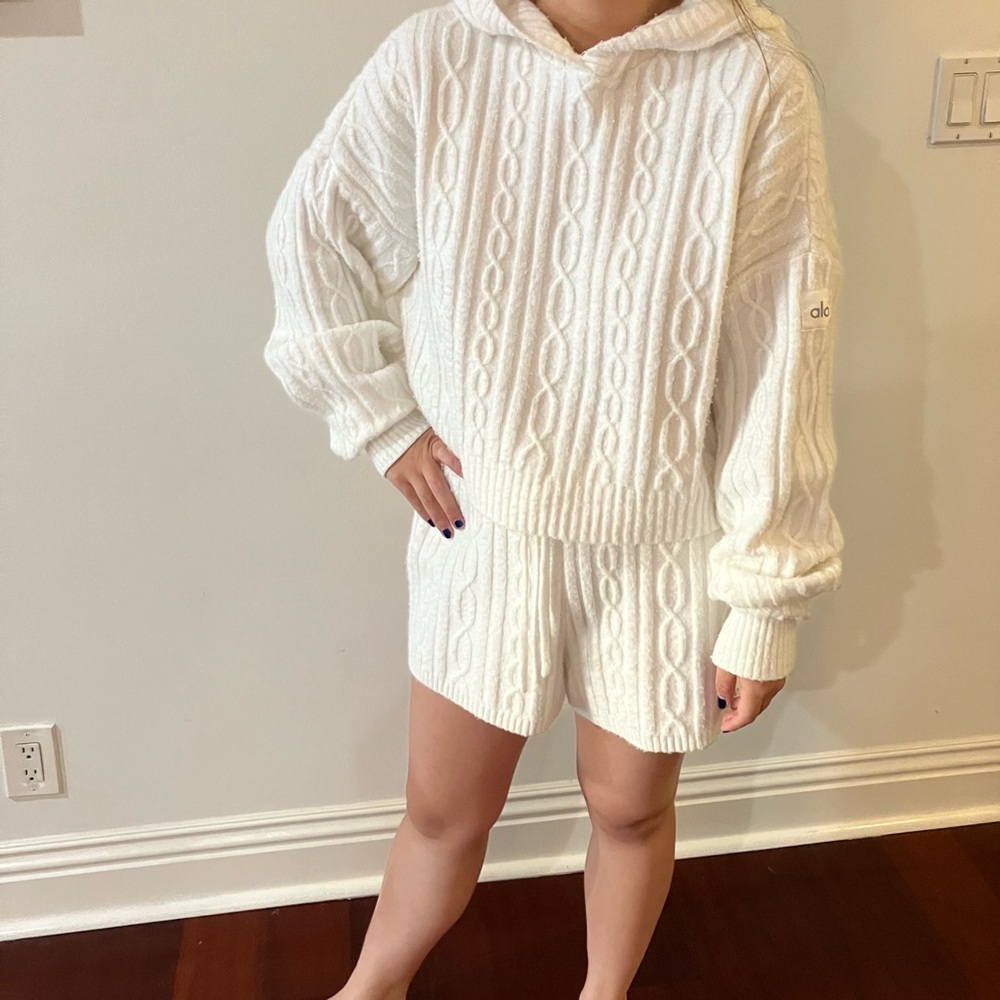 Alo yoga shorts and hoody set